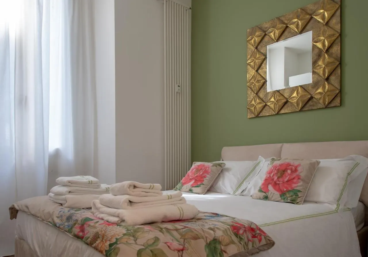 Madeleine Apartments - Residenza Belle Epoque Milan 0*,